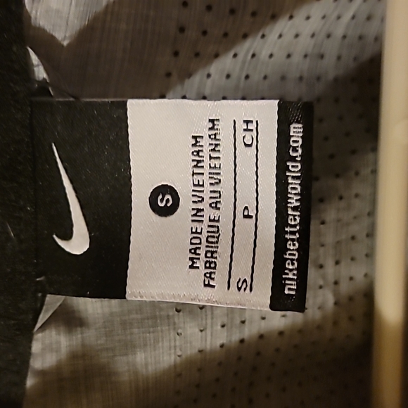 Nike Jacket - Picture 2 of 8